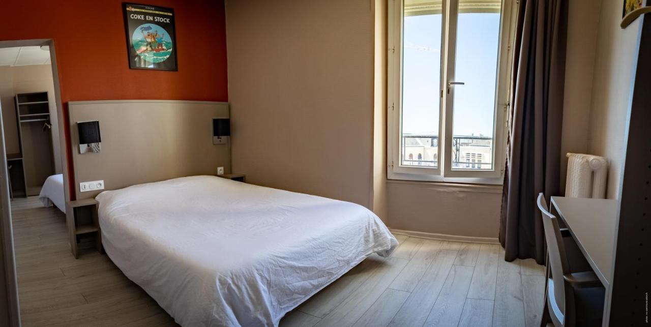 Hotel De La Gare Шатору Экстерьер фото