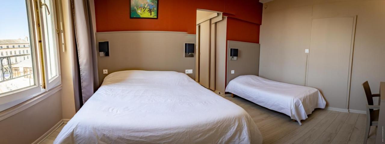 Hotel De La Gare Шатору Экстерьер фото
